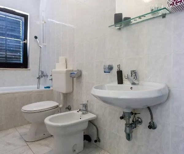 Appartement By The Sea Mavarstica, Ciovo - 1108 Trogir