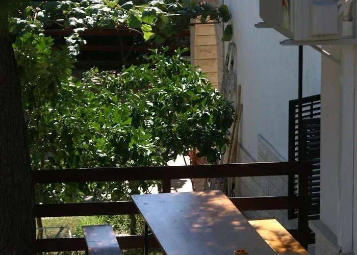 Appartement By The Sea Mavarstica, Ciovo - 1108